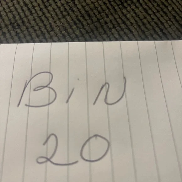 Vineyard vine boys swim trunks size large (16) . - Picture 8 of 9